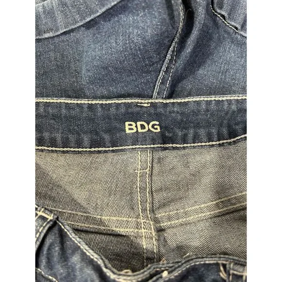 BDG Womens Blue Denim Button Fly Cuffed Hem Shorts Size 30 - Picture 5 of 8